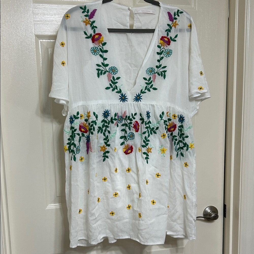 Zara White Embroidered Floral V-Neck Tunic Trafaluc Collection relaxed fit S